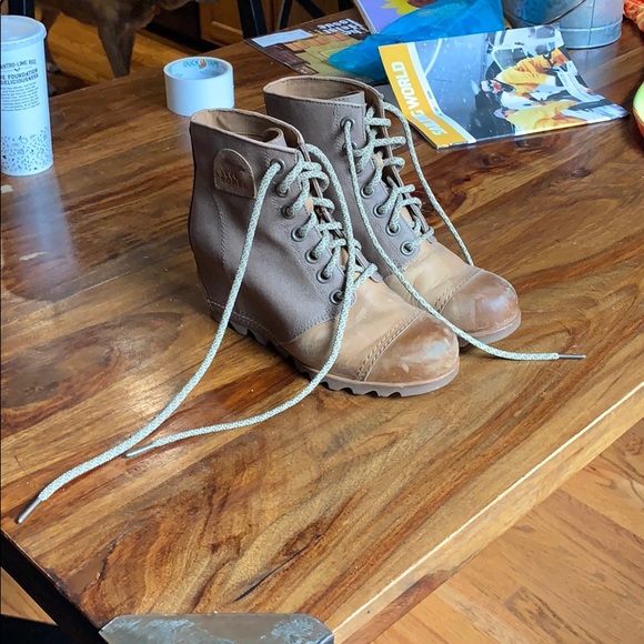 Sorel ‘1964 premium canvas’ waterproof wedge. - Picture 3 of 3